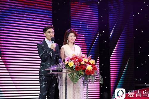 颁奖主持人舞阳,晓彤