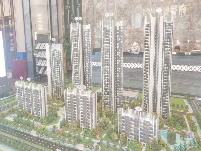 龙光玖誉府2室2厅1卫80.51㎡南200万