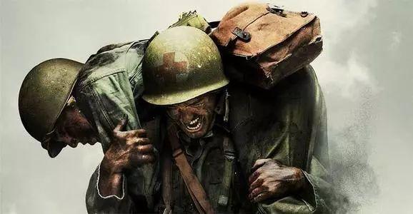 《血战钢锯岭》剧照,扮演戴斯蒙德·多斯的演员安德鲁·加菲尔德