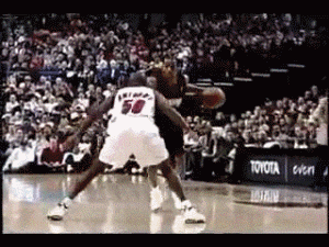 nba篮球:小个子艾弗森变向过乔丹,只能说ai太厉害