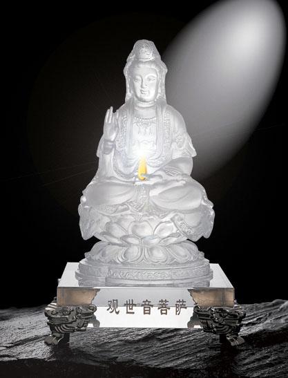 身为琉璃心皎洁;  众生有苦菩萨苦,  慈悲喜舍无休息