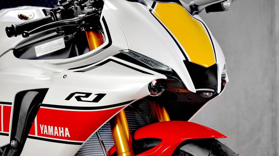 yamaha2022yzfr1r1m超级跑车