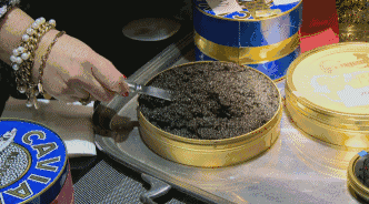 5000磅一杯的1788年白兰地,24000磅一罐的白鳇鱼子酱,如此奢华的食物