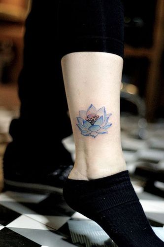 一朵雪莲花脚踝蓝色莲花纹身图案