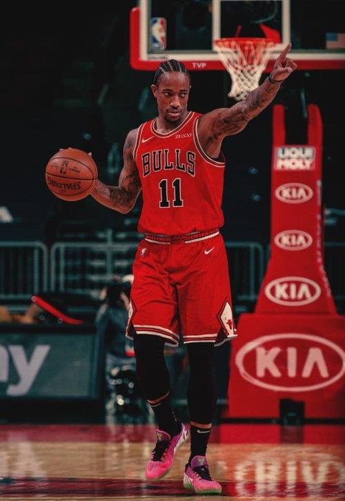 不适合公牛?德罗赞怒怼:你们不看球?我不是得分手,我是领袖!