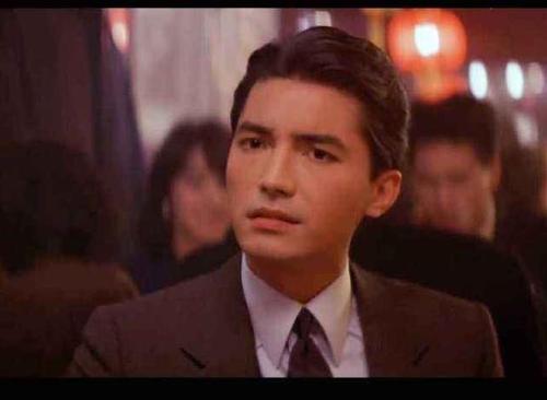 尊龙年轻帅照及资料简介:尊龙现状如何