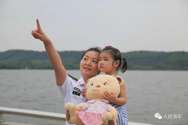 "人民英雄"张超牺牲5周年,爱妻张亚深情撰文《爱,在海天间》