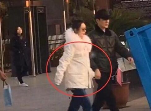 赵丽颖宣布怀孕:肚子已经这么大了!