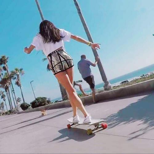 长板舞板 刷街 女生