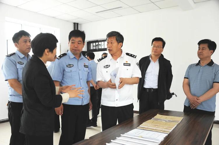 副县长,公安局长赵军等陪同.