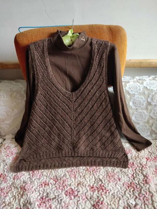春季女士原创咖啡色百搭棒针背心(有编织图解)