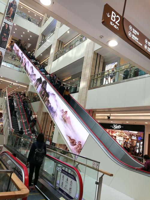 西安超长电梯50.3米是亚洲室内第一长扶梯,长度超过日本东京.