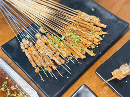 03- ///人气烧烤等你撩/// 他家的烧烤品类可丰富着呢!