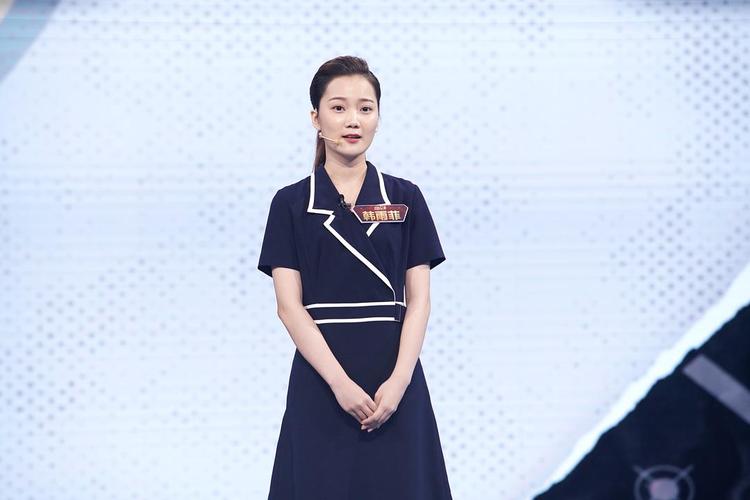 【选手·韩雨菲】参与春晚实习,主持人大赛上被董.