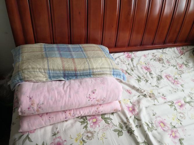 自己起床叠被子