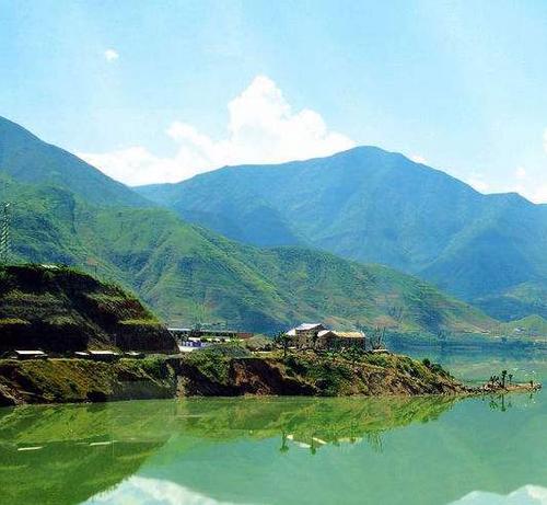 鲁地拉村