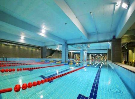 泵游泳运动体能馆499单次游泳健身通票不限时长超大泳池
