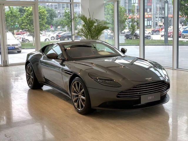 阿斯顿马丁db11炸街利器发动咆哮动力