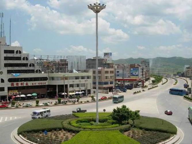 龙圩区隶属广西壮族自治区梧州市,2013年6月成立.