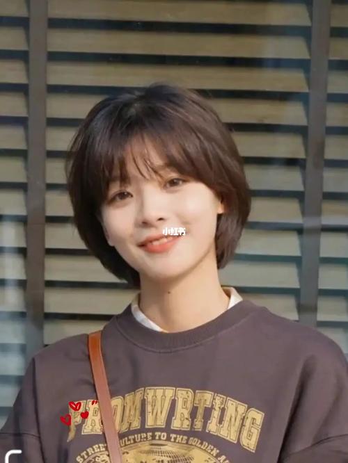 2022忍不住爱上短发08圆脸方脸都适合75_短发_圆脸_发型_paya