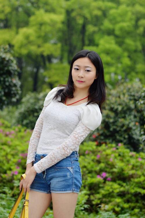 标题:林科院外拍美女
