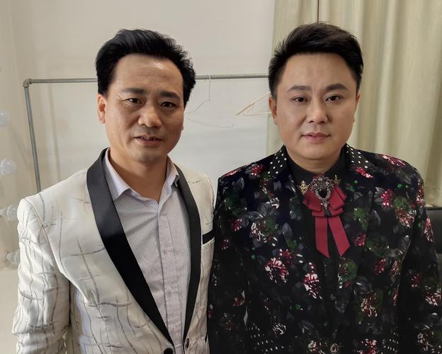 原创歌手朱彩昀简历