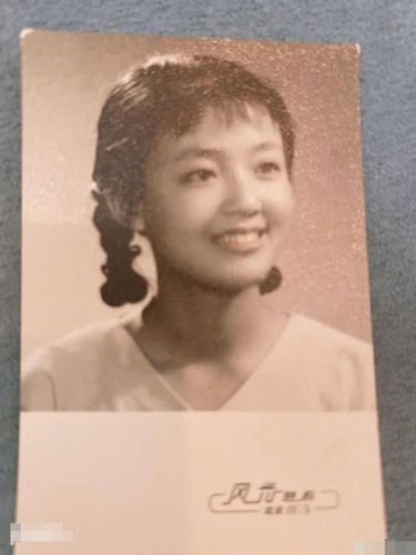 汪小菲晒张兰年轻时旧照,终于知道一家高颜值是什么感觉了