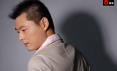 王小川是安徽卫视当红的金牌主持人.