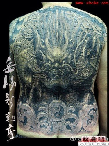 霸气满背神龙壁纹身图案
