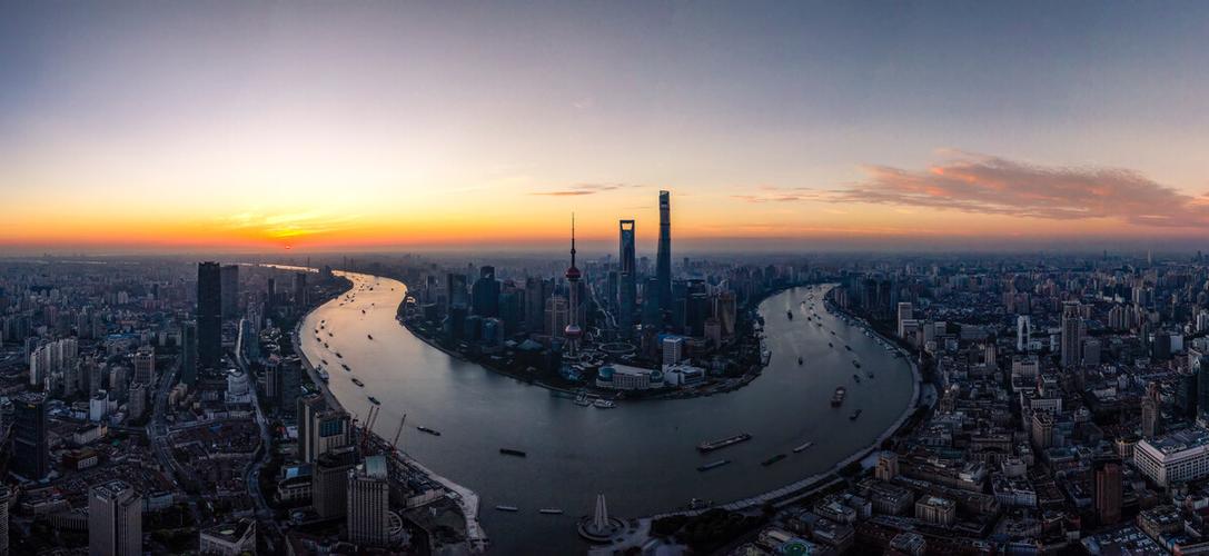 破晓十分的上海天际线