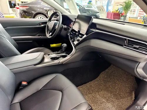 实拍广汽丰田新款凯美瑞 内饰更精致