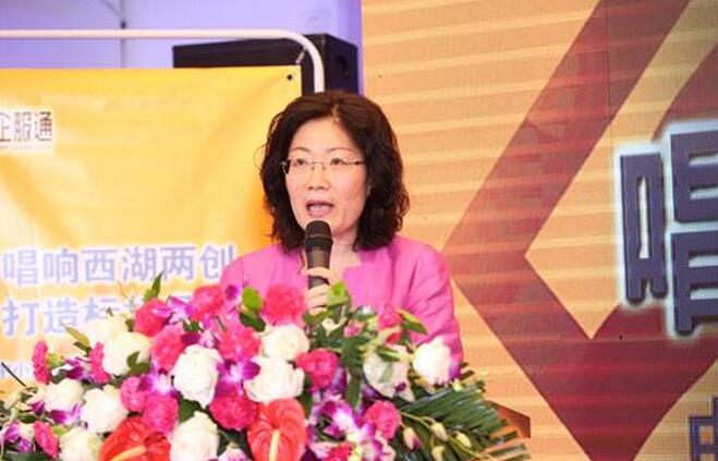钱昀