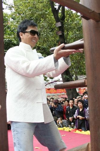 甄子丹表演咏春拳