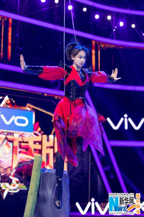 《王牌对王牌》"特工"宋茜突破自我 扮丑