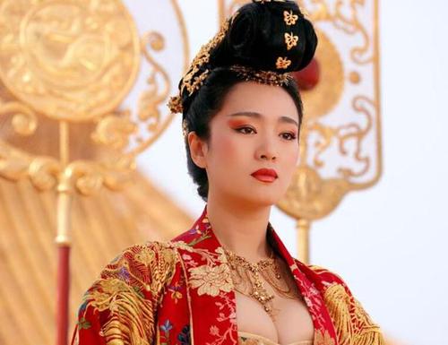 女星性感唐装:巩俐丰腴无敌 范冰冰景甜谁惊艳?