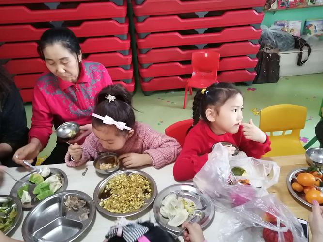 娜荷芽幼儿园亲子活动《包饺子》续集