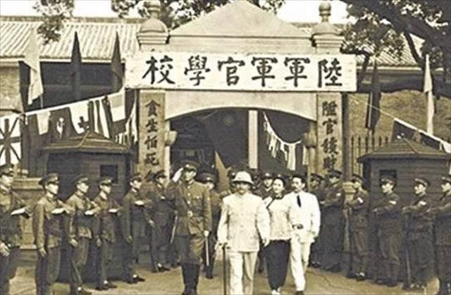 也可以让人舍生取义英勇跳崖,在黄埔军校学习的学生,很多都被学校老师