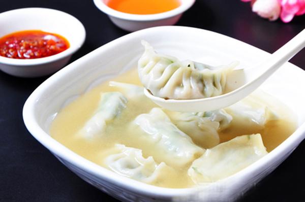 吃饺子