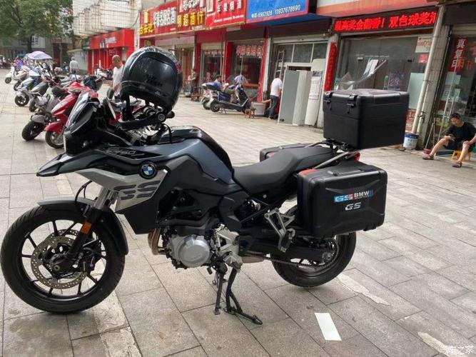 研究多辆,终提宝马750gs