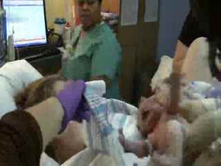 国外孕妇生孩子视频 手术室视频 女性生孩子视频