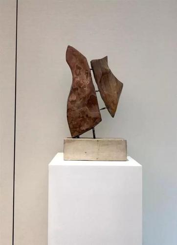 李富军当代雕塑作品展在青岛举办