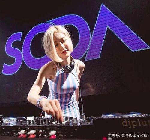 韩国最火女dj,身材好好,称为"魔鬼中的天使",6个动作