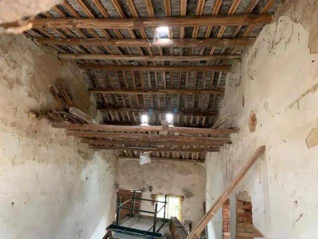 福清乡村一处破砖烂瓦房被高价拍走