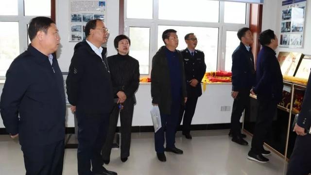 宾县人大常委会到县公安局调研扫黑除恶专项斗争工作