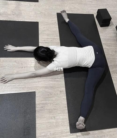 坐角式和横叉_一字马_一字马横叉_运动健身_健身_徒手