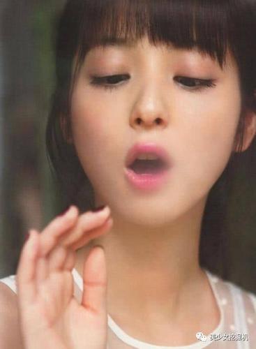 国内颜值扛把子范冰冰刚被爆出要结婚,日本第一美少女就确认怀孕了