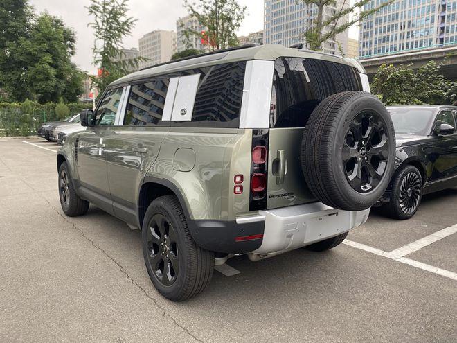 22款路虎卫士110插电混动版现车促销