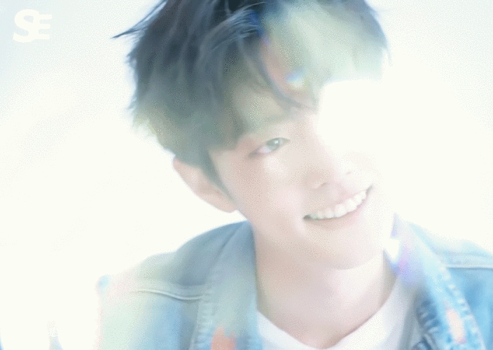 肖战的笑容真的像阳光一样,能够治愈一切不美好