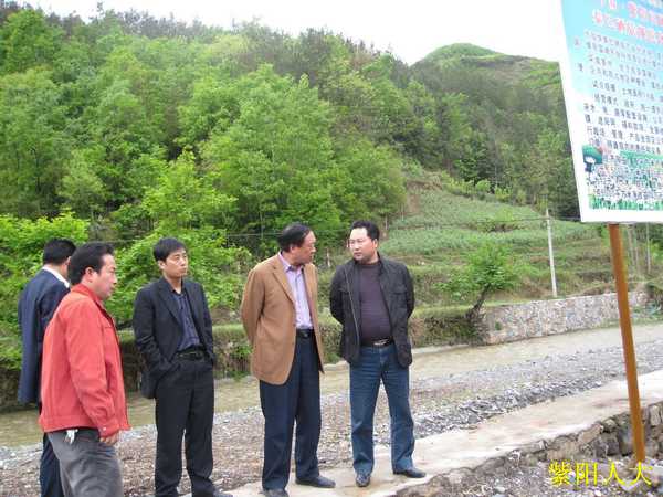 双安镇隶属于陕西省安康市紫阳县,紫阳县北部,辖9个行政村,1个居委会