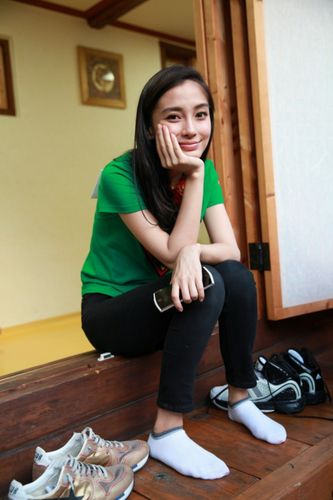 跑男里baby的穿着还是很接地气的一件超人